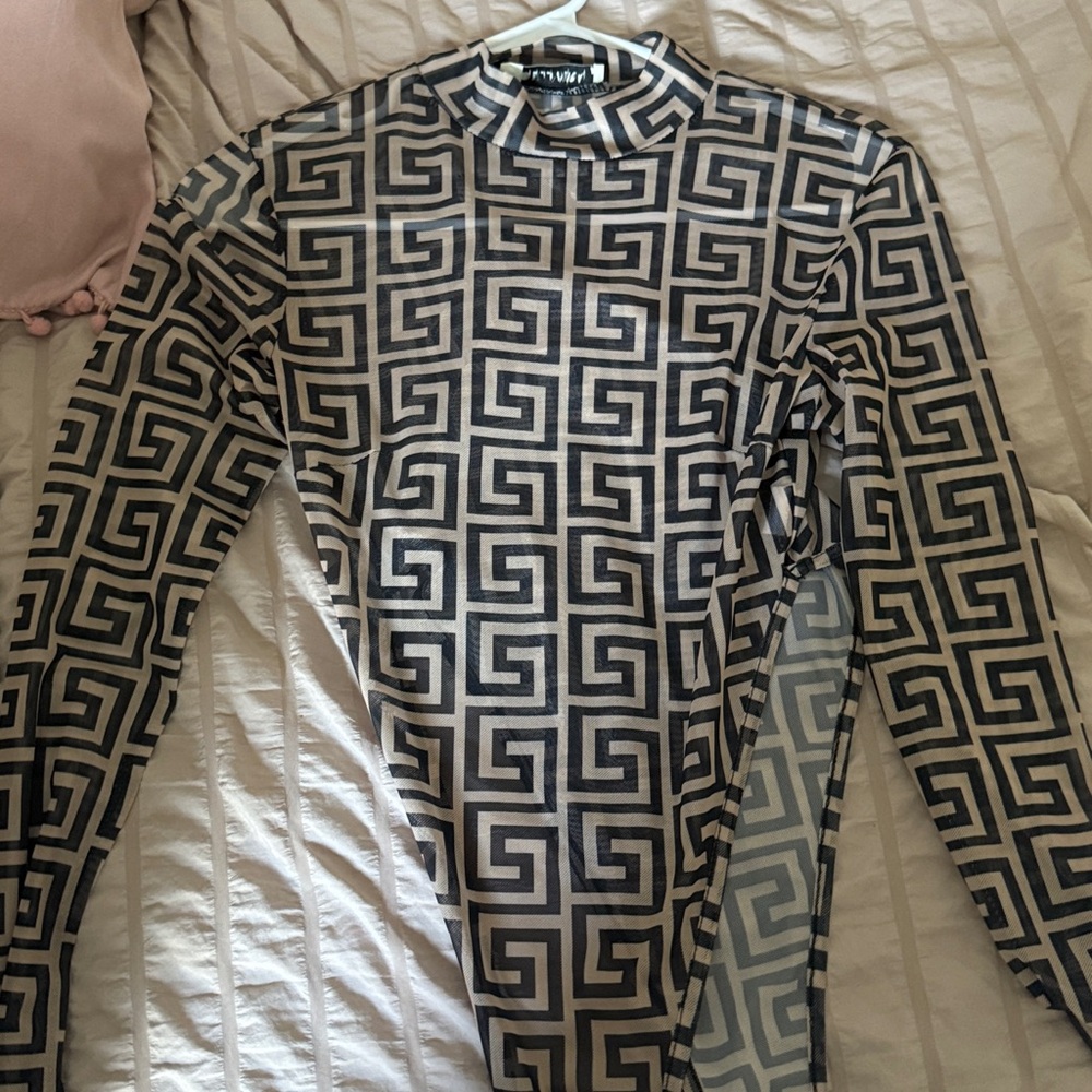 Black and Cream Geometric Long Sleeve Top